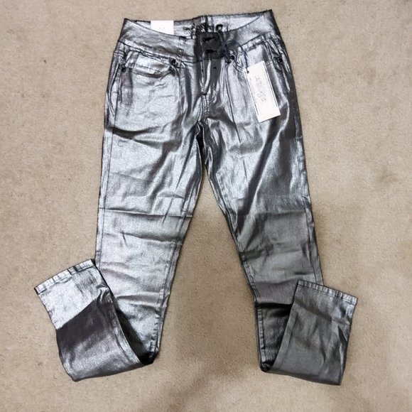 Revolt NEW with tags - Picture 1 of 2